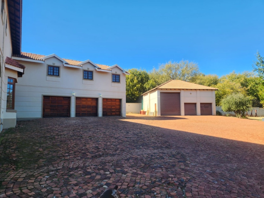 4 Bedroom Property for Sale in Wilkoppies North West